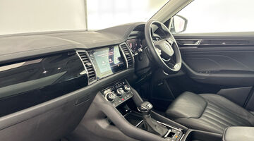 2023 Škoda 2.0 TSI Laurin & Klement DSG 4WD Euro 6 5-door (7 Seat) (Silver) - Image: 2