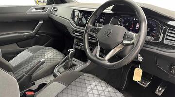 2026 Volkswagen TSI Black Edition DSG Euro 6 5-door (Green) - Image: 6
