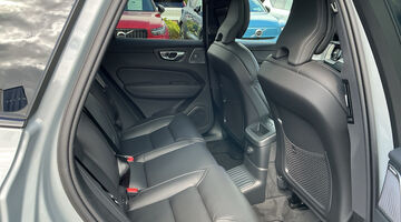 2026 Volvo 2.0 T8 18.8kWh Ultra Black Edition Auto Euro 6 5-door (Grey) - Image: 10