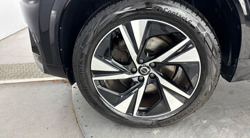 2022 Volvo 2.0 B5 MHEV R-Design Auto 4WD Euro 6 5-door (Black) - Image: 41