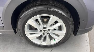 2026 Volkswagen Match 1.0 TSI 115PS 7-speed DSG 5-door (Grey) - Image: 5