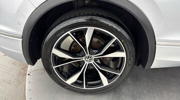 2022 Volkswagen 2.0 TSI R-Line DSG 4Motion Euro 6 5-door (Silver) - Image: 28