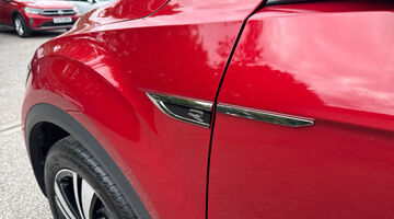2025 Volkswagen ETSI MHEV R-Line DSG Euro 6 5-door (Red) - Image: 18