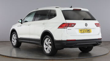2023 Volkswagen TSI Life DSG Euro 6 5-door (White) - Image: 3