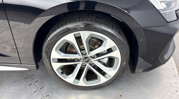 2025 Audi TFSIe 40 S line Sportback S Tronic Euro 6 5-door 17.9kWh (Black) - Image: 5