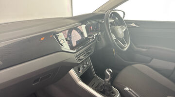 2022 Volkswagen 1.0 TSI Life Euro 6 5-door (Vibrant Violet) - Image: 2