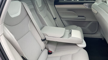 2025 Volvo Single Motor Extended Range 92kWh Ultra Saloon Auto 5-door (Silver) - Image: 33