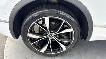 2023 Volkswagen TSI R-Line DSG Euro 6 5-door (White) - Image: 28