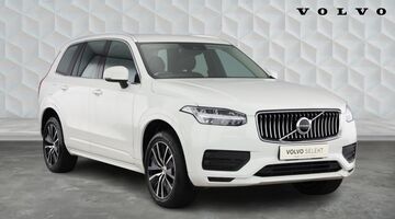 2021 Volvo 2.0 B5 MHEV Momentum Auto 4WD Euro 6 5-door (White) - Image: 1
