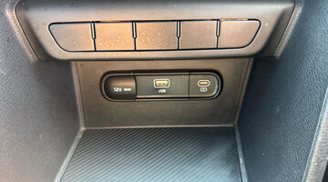 2022 Kia T-GDi GT-Line Euro 6 5-door (Orange) - Image: 16