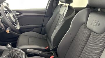 2026 Audi Sportback S line 35 TFSI 150 PS S tronic (Black) - Image: 33
