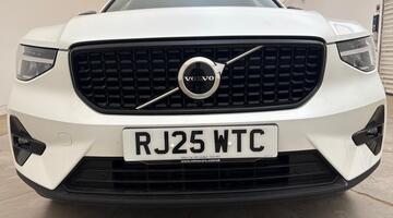 2025 Volvo 2.0 B3 MHEV Plus Dark DCT Auto Euro 6 5-door (White) - Image: 24