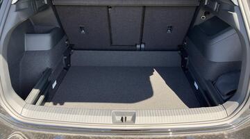 2026 Volkswagen ETSI MHEV Match DSG Euro 6 5-door (Black) - Image: 13