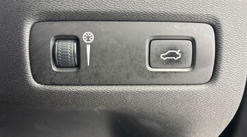 2020 Volvo 2.0 D4 R-Design Auto Euro 6 5-door (Grey) - Image: 19