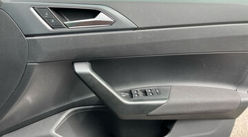 2026 Volkswagen 1.0 TSI Black Edition DSG Euro 6 5-door (Black) - Image: 22