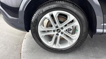 2025 Audi 2.0 TDI Sport S Tronic quattro Euro 6 5-door (Black) - Image: 32