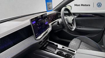 2025 Volkswagen 2.0 TSI R-Line DSG Euro 6 5-door (Black) - Image: 2