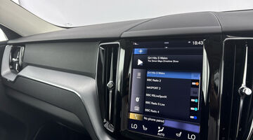 2021 Volvo 2.0 B5 MHEV Momentum Auto Euro 6 5-door (Silver) - Image: 23