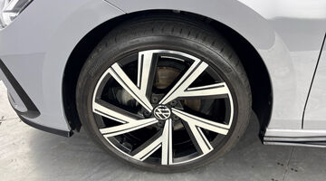 2024 Volkswagen ETSI MHEV R-Line DSG Euro 6 5-door (Grey) - Image: 36