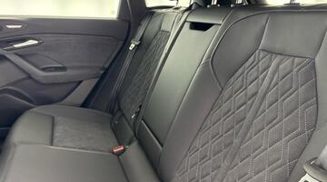 2026 Audi Q6 SUV Black Edition e-tron quattro 315,00 kW (Blue) - Image: 34