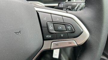 2026 Volkswagen 1.0 TSI Black Edition DSG Euro 6 5-door (Black) - Image: 27