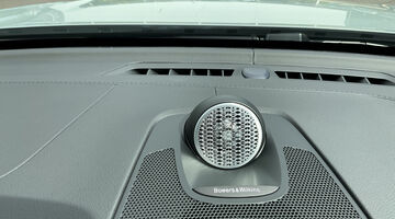 2026 Volvo 2.0 T8 18.8kWh Ultra Black Edition Auto Euro 6 5-door (Grey) - Image: 25