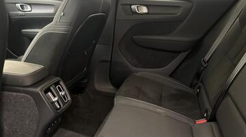 2025 Volvo 2.0 B3 MHEV Plus Dark DCT Auto Euro 6 5-door (White) - Image: 13