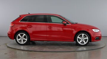2021 Audi TFSIe 40 e-tron Sportback S Tronic Euro 6 5-door 8.8kWh (Red) - Image: 4