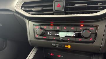 2026 SEAT 1.0 TSI FR DSG Euro 6 5-door (Multicolour) - Image: 25