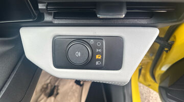 2026 Ford Standard Range 43kWh Premium Auto 5-door (Yellow) - Image: 29