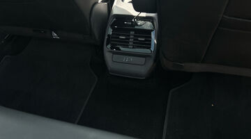2026 Volkswagen Pro 77kWh Black Edition Auto 5-door (Black) - Image: 26