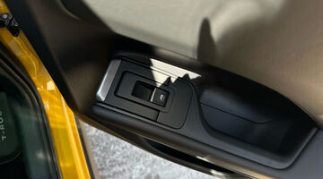 2026 Volkswagen ETSI MHEV R-Line DSG Euro 6 5-door (Multicolour) - Image: 55
