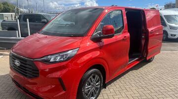 2026 Ford 2.080 EcoBlue Limited Auto L1 H1 Euro 6 5-door (Red) - Image: 3