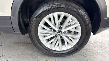 2023 Volkswagen 1.0 TSI Life Euro 6 5-door (Grey) - Image: 32