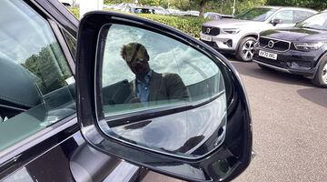 2026 Volvo 2.0 T8 18.8kWh Ultra Dark Auto 4WD Euro 6 5-door (Black) - Image: 24