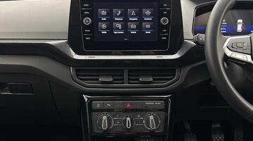 2026 Volkswagen 1.0 TSI Match Euro 6 5-door (Silver) - Image: 12