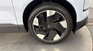2026 Volvo Single Motor Extended Range 69kWh Plus Auto 5-door (Blue) - Image: 5