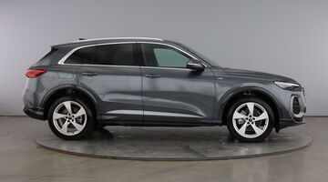 2026 Audi 2.0 TFSI S line S Tronic quattro Euro 6 5-door (Grey) - Image: 4