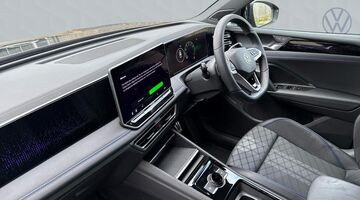 2025 Volkswagen 2.0 TSI Black Edition DSG 4Motion Euro 6 5-door (Black) - Image: 2