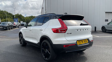 2026 Volvo 2.0 B3 MHEV Ultra Black Edition DCT Auto Euro 6 5-door (White) - Image: 3