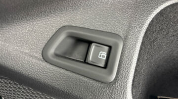 2025 Volkswagen TSI eHybrid 19.7kWh Match DSG Euro 6 5-door (Black) - Image: 21