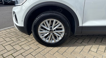 2023 Volkswagen TSI Life DSG Euro 6 5-door (White) - Image: 21