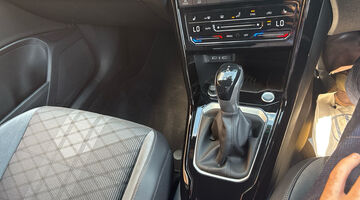 2025 Volkswagen 2.0 TDI R-Line DSG Euro 6 5-door (Grey) - Image: 16