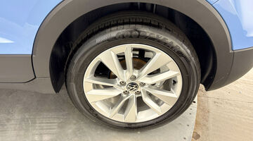 2025 Volkswagen 1.0 TSI Match DSG Euro 6 5-door (Blue) - Image: 30