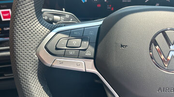 2026 Volkswagen 2.0 TDI R-Line DSG Euro 6 5-door (Black) - Image: 31