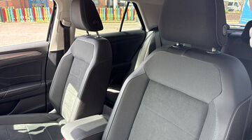 2025 Volkswagen TSI Style Euro 6 5-door (Black) - Image: 12