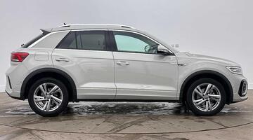 2025 Volkswagen TSI R-Line Euro 6 5-door (Grey) - Image: 4