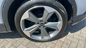2026 Audi 45 Black Edition Auto quattro 5-door 82kWh (Grey) - Image: 31