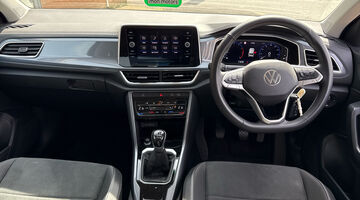 2025 Volkswagen TSI Style Euro 6 5-door (Black) - Image: 9
