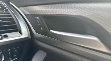 2018 BMW 3.00d M Sport Auto xDrive Euro 6 5-door (White) - Image: 33